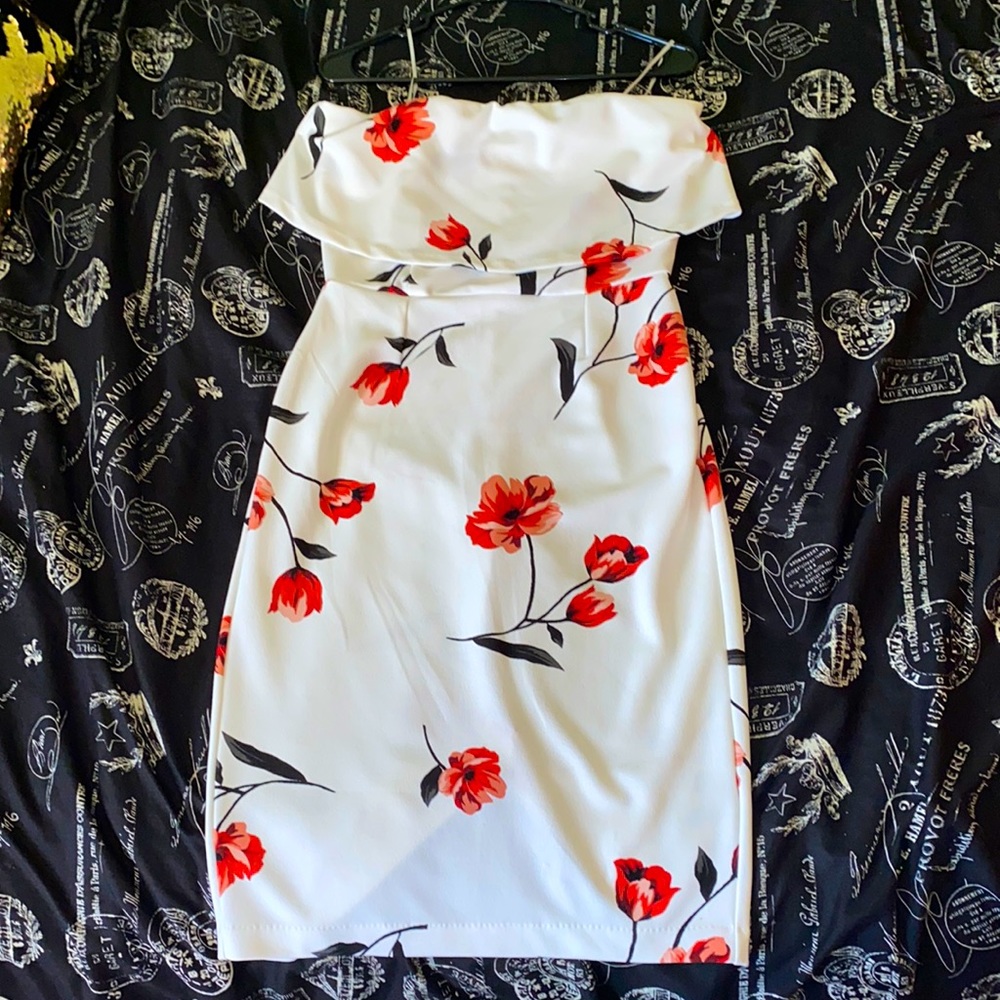 White and red flowered strapless mini dress